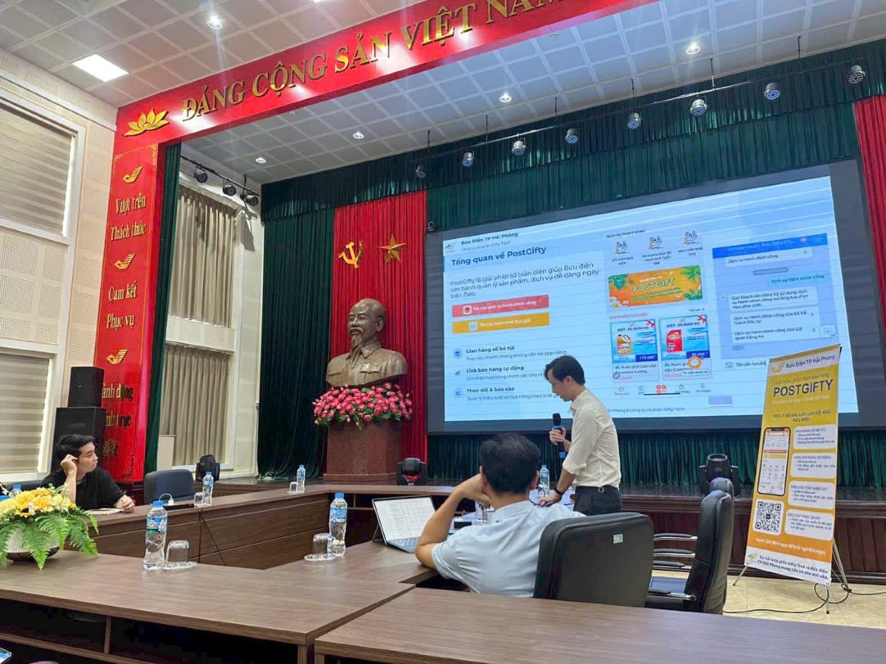 Làm thương mại địa phương cần điểm chạm ngoài đời thật
